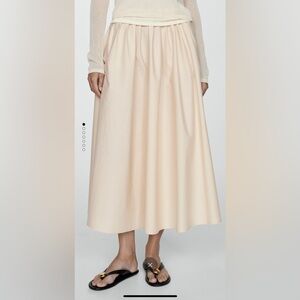 Pleated midi skirt